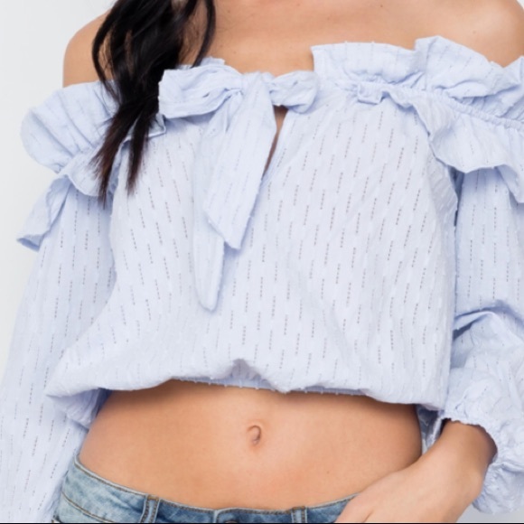 💥FLASH SALE‼️Purple ruffle crop w/ eyelet detail - Picture 4 of 5